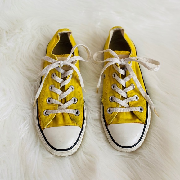 yellow converse size 3